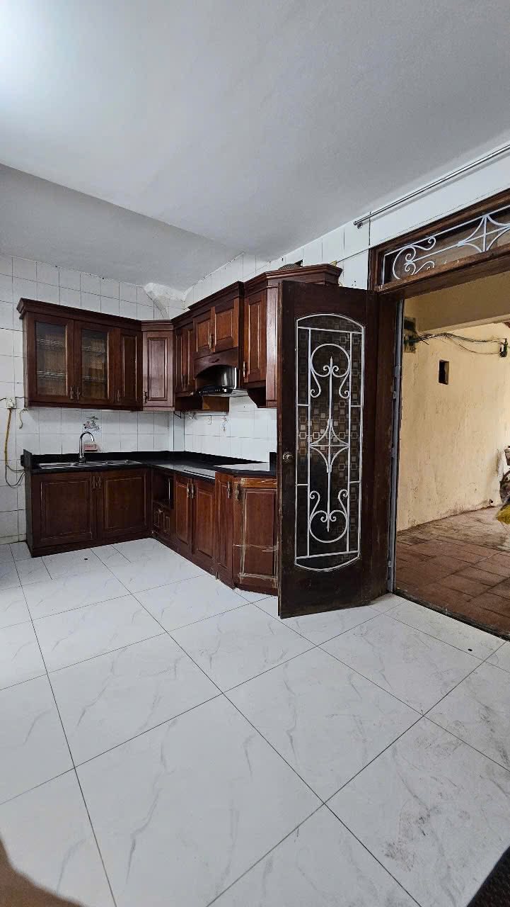 Cho thuê MBKD KD đỉnh Tập thể tầng 1 ngõ ô tô Phố Thành Công, 76m2, 1 tầng, 2 ngủ, 13 Triệu - Ảnh 1